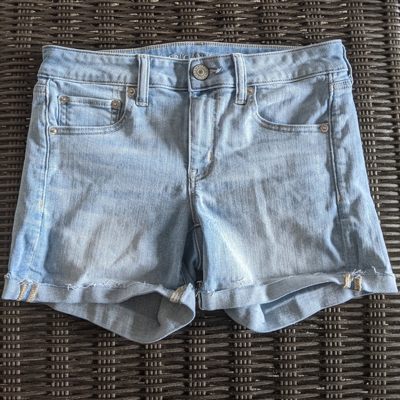 š„ American Eagle Midi Shorts